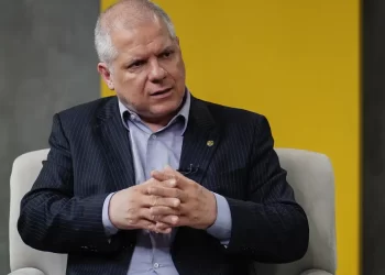 Justiça determina afastamento do presidente do INSS