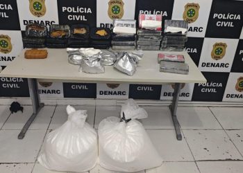 Polícia apreende 84 kg de drogas e prende caminhoneiro em São Cristóvão