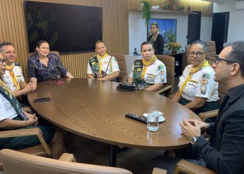 Desbravadores visitam Câmara Municipal de Aracaju em atividade institucional