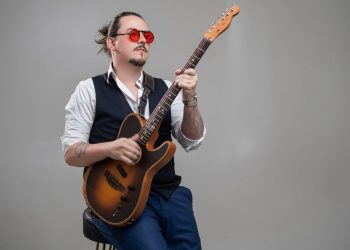 Com 80% dos ingressos vendidos, Dino Fonseca se apresenta em Aracaju pela primeira vez nesta quinta-feira, 15