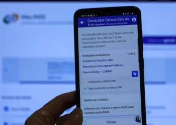 INSS começa a devolver a aposentados mensalidades associativas