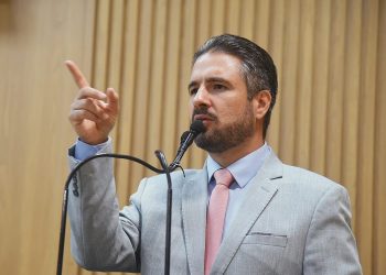 Ricardo Vasconcelos manifesta preocupação com andamento de obras em Aracaju