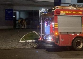 Incêndio atinge hospital em Aracaju e mobiliza Corpo de Bombeiros