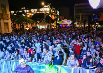 Praça Hilton Lopes será palco de mais doze dias de shows do Forró Caju 2025