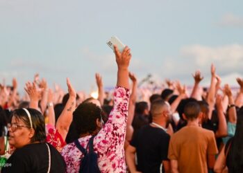 Governo de Sergipe realiza o 1º Arrasta Fé na Orla de Aracaju