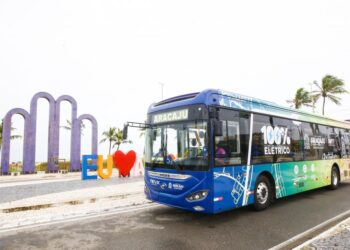 Aracaju recebe 15 ônibus elétricos e lidera mobilidade sustentável no Nordeste