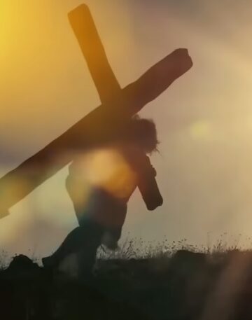 O Senhor é o que tira a vida e a dá; faz descer à sepultura e faz tornar a subir dela.