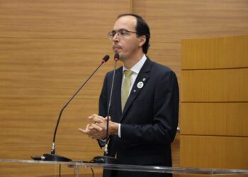 Deputado Georgeo questiona possível reajuste na tarifa da Iguá Sergipe