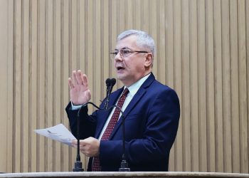 Iran solicita a ampliação da convocação de professores aprovados no concurso de Aracaju