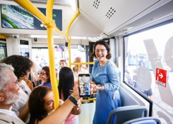 Aracaju recebe 15 ônibus elétricos e lidera mobilidade sustentável no Nordeste