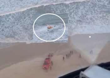 GTA resgata adolescentes presos em embarcação durante maré alta em Sergipe