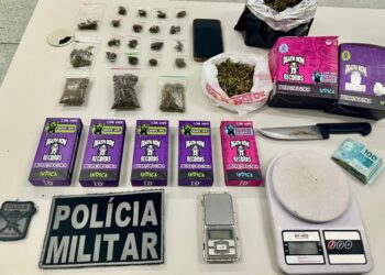 Polícia prende casal com drogas e dinheiro no bairro Lamarão, em Aracaju