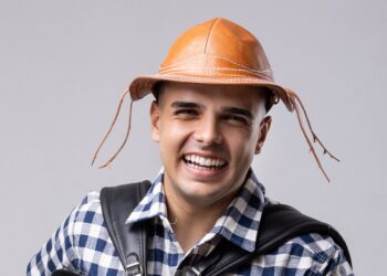 William Sanfona estreia em Aracaju e leva o forró católico ao palco do Arrasta Fé