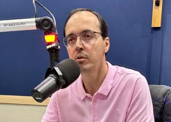 Justiça determina que secretário da Casa Civil preste informações sobre emendas não impositivas