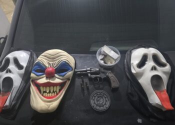 Homem condenado por trafico de drogas é preso em Estância com máscaras e revólver