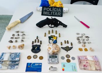 Polícia apreende drogas e arma no Bairro Ponto Novo