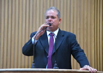 Rodrigo Fontes celebra chegada de ônibus elétricos e sucesso do São João em Sergipe