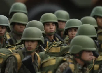 Senadores aprovam MP que aumenta vencimento de militares