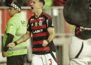 Flamengo vence o Galo e é o novo líder do Campeonato Brasileiro