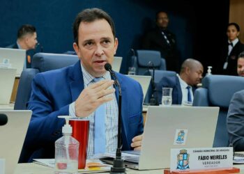 Fábio Meireles defende economicidade e licitação para compra de ônibus elétricos em Aracaju