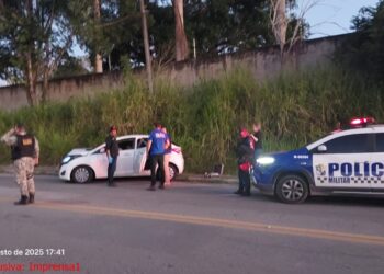Homem é assassinado a tiros dentro de carro em Socorro