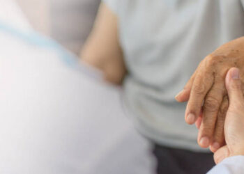 Ipesaúde oferece tratamento fisioterapêutico para pacientes com Parkinson em Sergipe