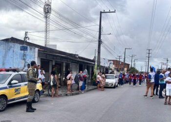 SMTT acompanha ensaio de escolas estaduais para o 7 de Setembro no Santos Dumont