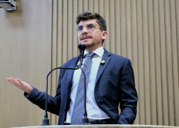 Vereador cobra regulamentação do transporte complementar em Aracaju