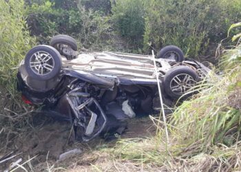 Carrocinha se solta de veículo, provoca acidente e deixa feridos em Laranjeiras
