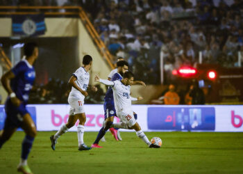 Bahia goleia Confiança por 4×1 e fica perto do título da Copa do Nordeste