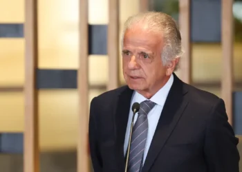 Crise entre Venezuela e EUA preocupa, diz ministro da Defesa do Brasil