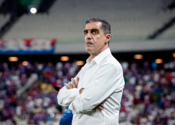 Fortaleza anuncia saída do técnico português Renato Paiva