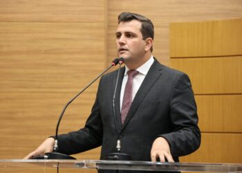 Marcos Oliveira denuncia aumento nas contas de água após desabastecimento na Grande Aracaju