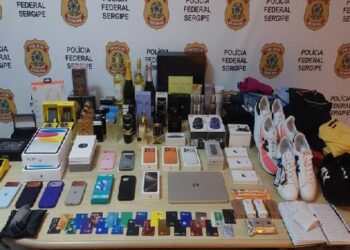 PF prende no Aeroporto de Aracaju  duas pessoas com produtos importados sem nota  fiscal