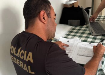 PF cumpre mandado em Aracaju durante operação contra abuso infantil na internet