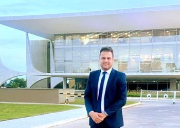 Povo nas ruas e pressão social derrubam PEC da Blindagem, avalia Dr. Anderson Macedo