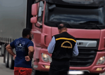 Sefaz apreende 13,2 toneladas de calabresa sem nota fiscal em Cristinápolis