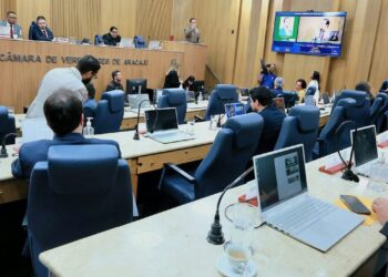 Vereadores de Aracaju debatem transparência em obras, declarações de Zema e novas CPIs