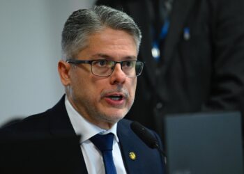 Alessandro Vieira alerta para avanço do crime organizado e defende ação integrada do Estado