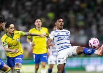 Palmeiras empata com o Cruzeiro e mantém liderança isolada do Brasileirão