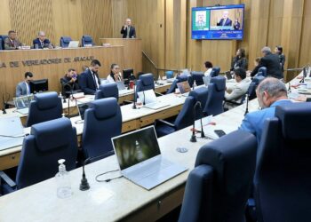 Vereadores de Aracaju debatem situação de ambulantes, contrato do transporte público e valorização dos servidores