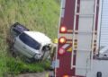 Acidente em Maruim deixa três pessoas feridas após capotamento de carro