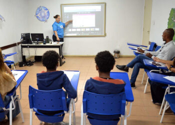 Governo abre inscrições para curso gratuito de francês em parceria com a Aliança Francesa