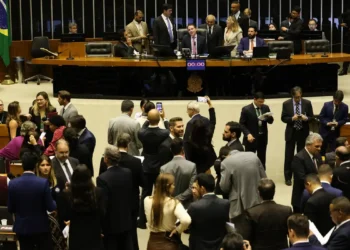 Motta adia votação de PL Antifacção para terça-feira, 18