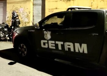 Mulher foragida da Justiça é presa durante abordagem do Getam em Aracaju