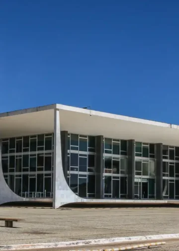 STF começa a julgar recursos de Bolsonaro e aliados contra condenação