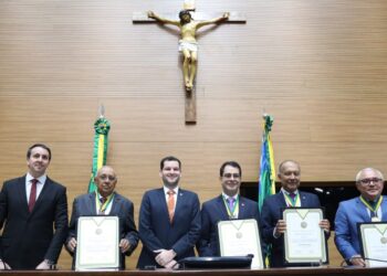 Alese concede Medalha da Ordem do Mérito Parlamentar a quatro personalidades do setor jurídico sergipano