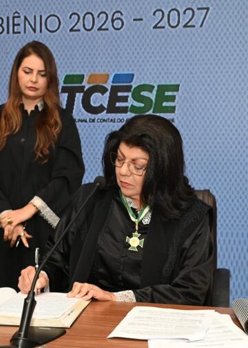 Conselheira Angélica Guimarães é empossada presidente do TCE​ para o biênio 2026/2027