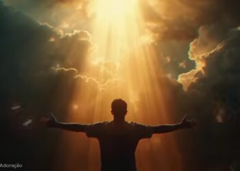 Não há santo como o Senhor; porque não há outro fora de ti; e rocha nenhuma há como o nosso Deus.