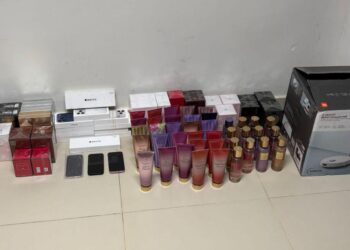 PRF apreende produtos importados sem nota fiscal na BR-101, em Sergipe